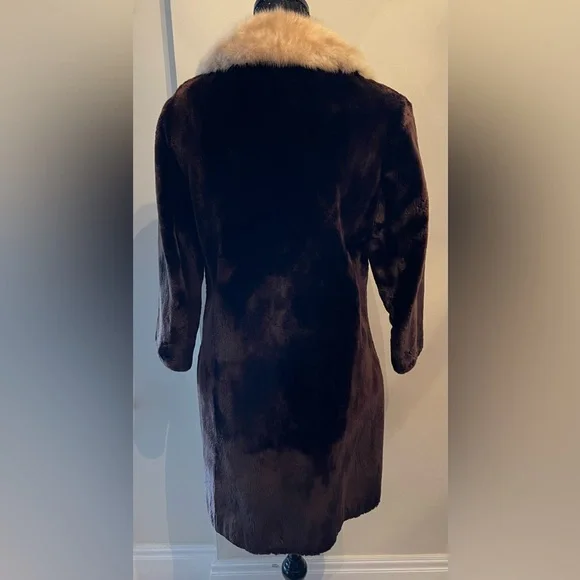 Furs By Koehler Oakville Beaver & Mink Fur Coat - Picture 4 of 16